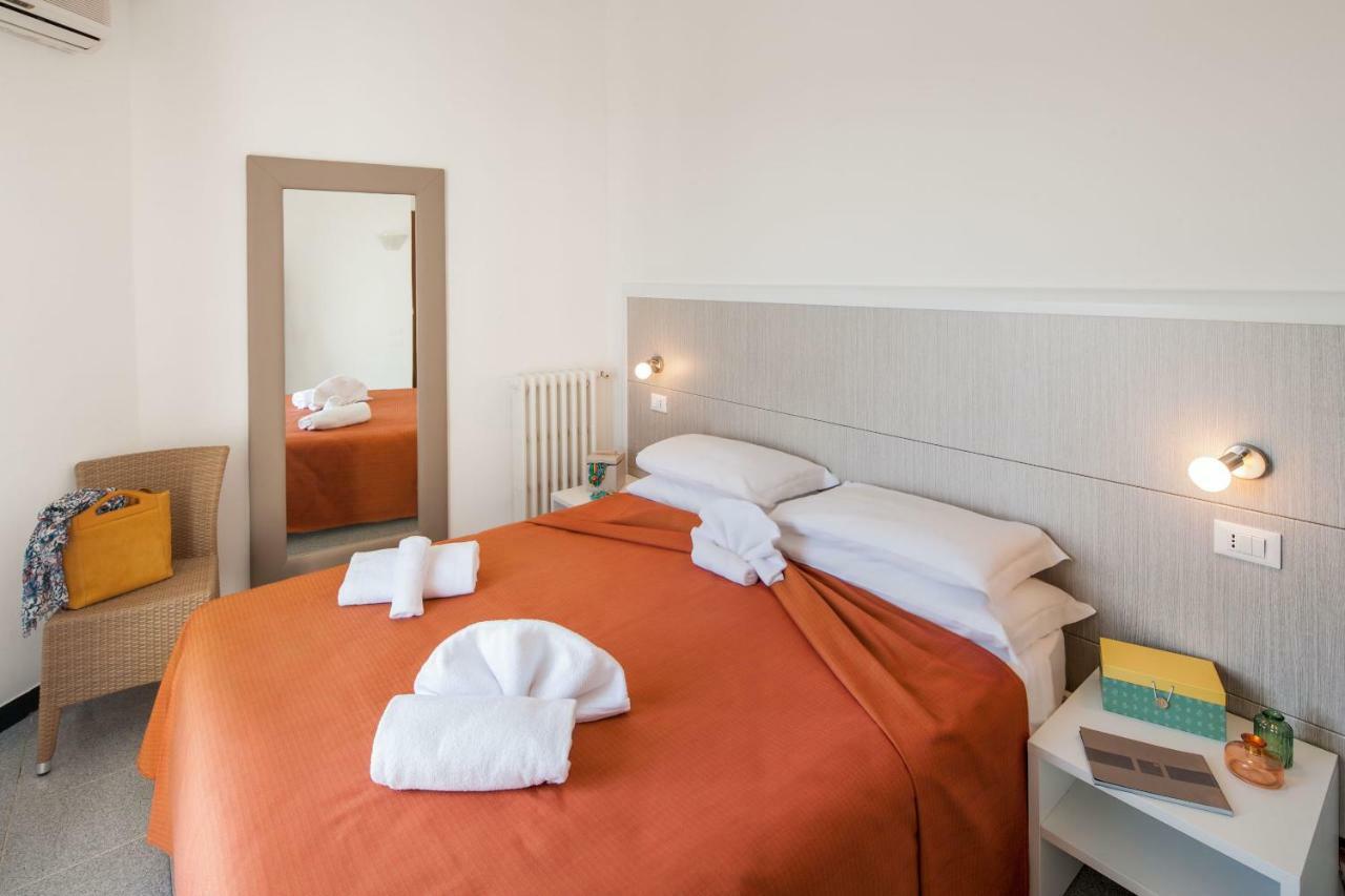 Teresa Hotel *